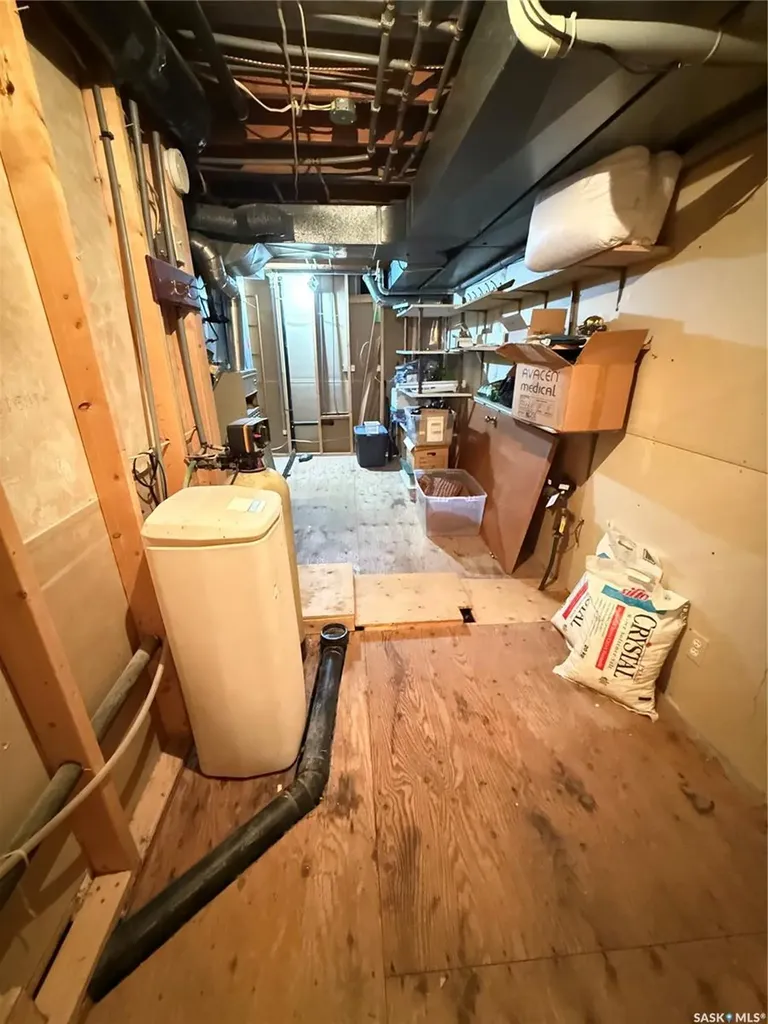 1809 Third Street Estevan SK S4A 0T1