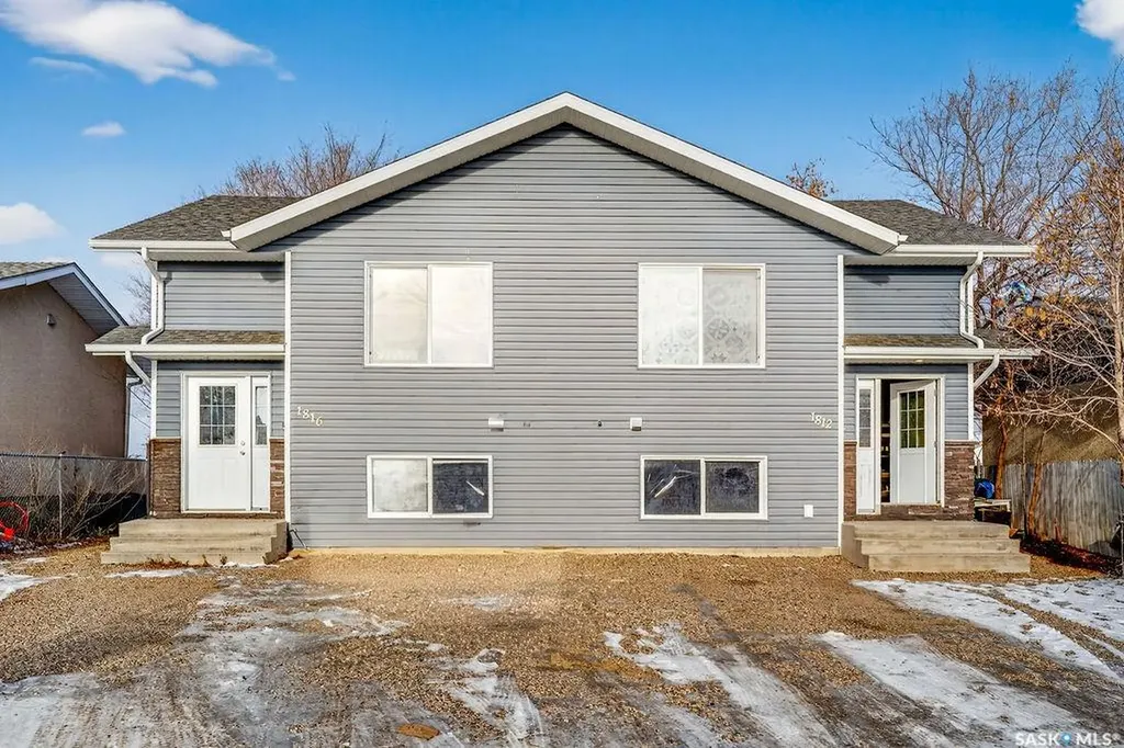 1812/1816 16th Street W Prince Albert SK S6V 5Y2