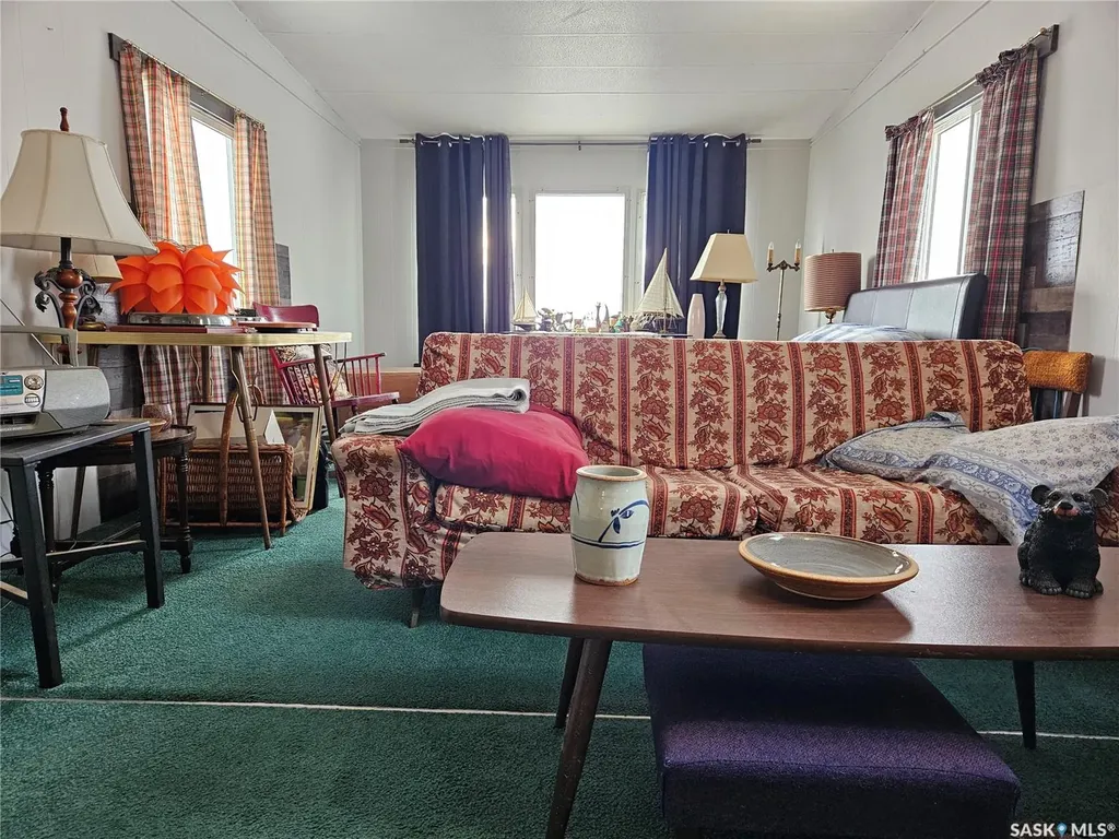 702 Railway Avenue Arcola SK S0C 0G0