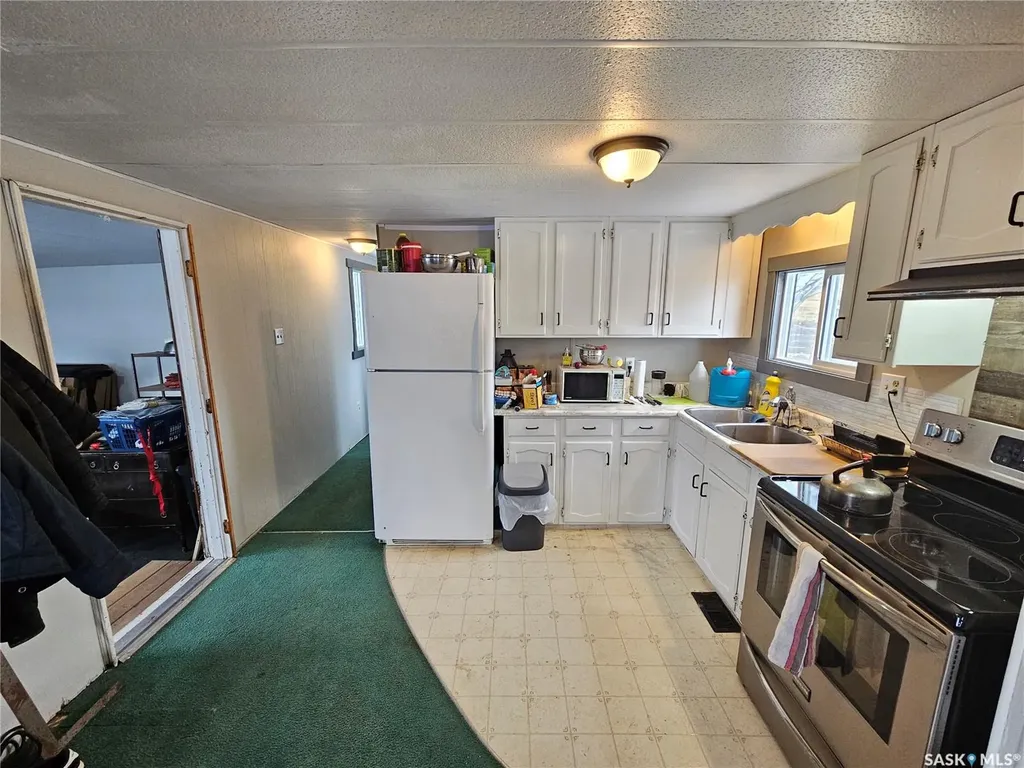 702 Railway Avenue Arcola SK S0C 0G0