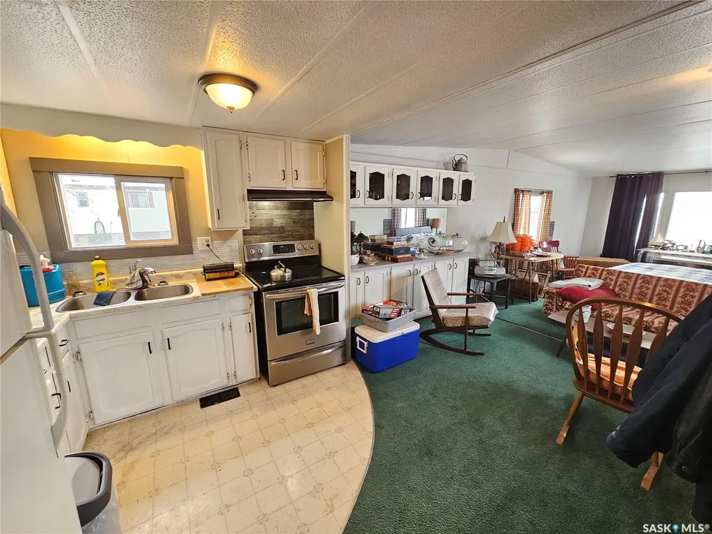 702 Railway Avenue Arcola SK S0C 0G0