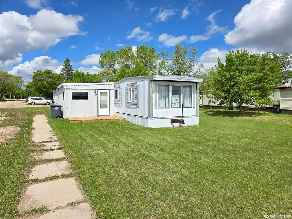 702 Railway Avenue Arcola SK S0C 0G0