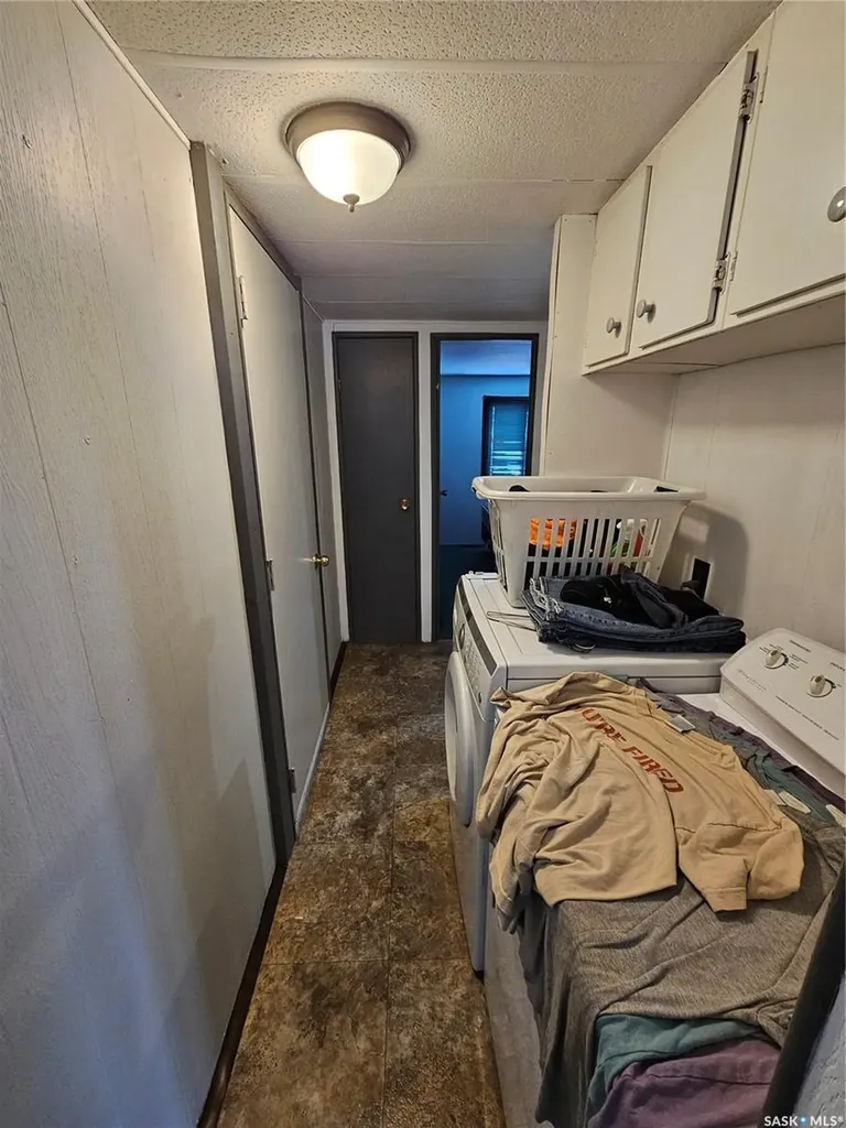 702 Railway Avenue Arcola SK S0C 0G0
