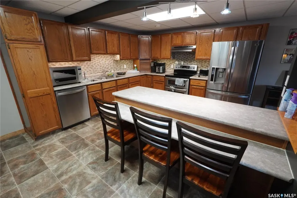 408 Main Street Gravelbourg SK S0H 1X0