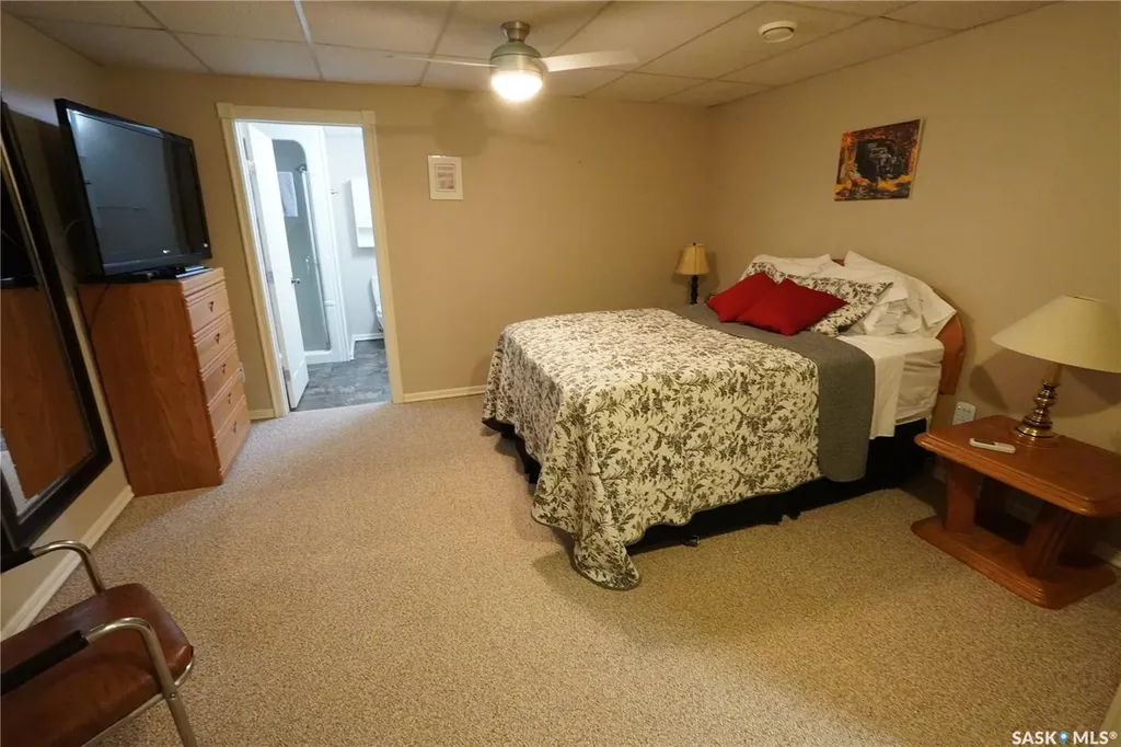 408 Main Street Gravelbourg SK S0H 1X0