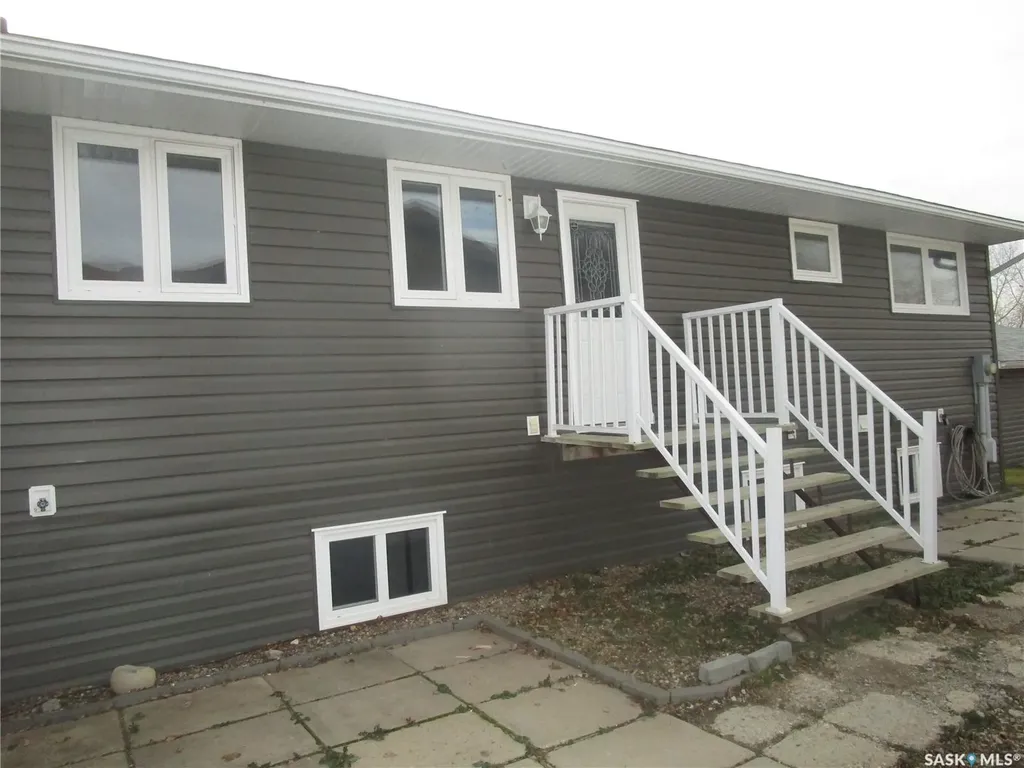 224 Crawford Avenue Coronach SK S0H 0Z0