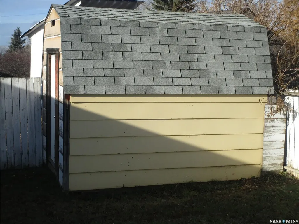 224 Crawford Avenue Coronach SK S0H 0Z0