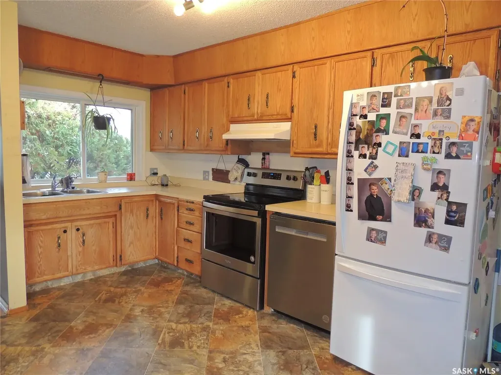 918 Albert Street Estevan SK S4A 1S3