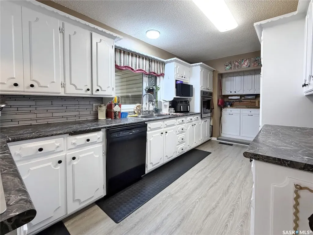 1442 Nicholson Road Estevan SK S4A 1T8
