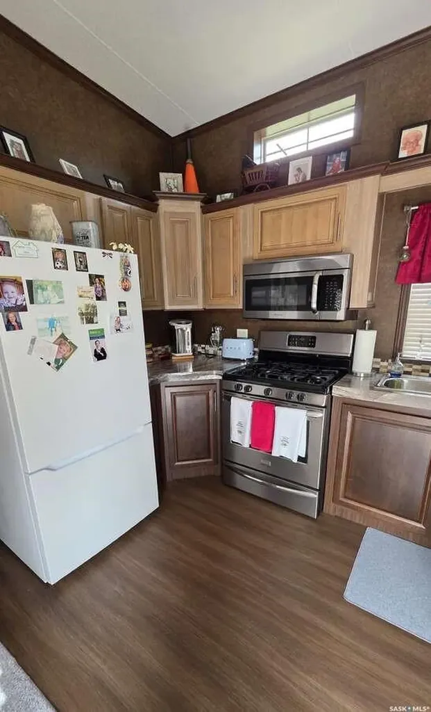 301 Railway Street Paradise Hill SK S0M 2G0