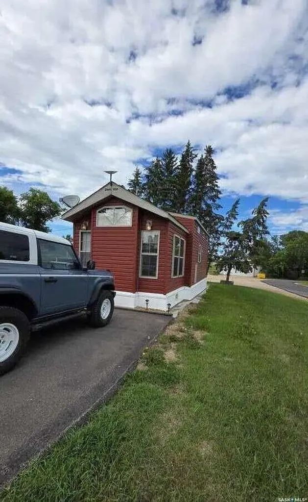 301 Railway Street Paradise Hill SK S0M 2G0