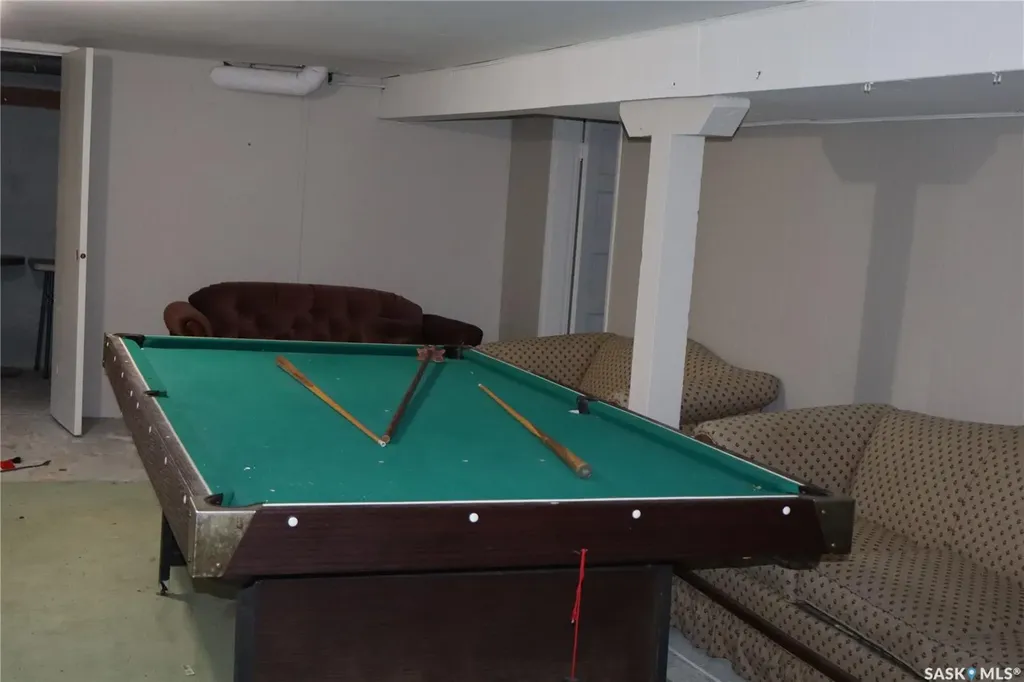 203 5th Avenue W Assiniboia SK S0H 0B0