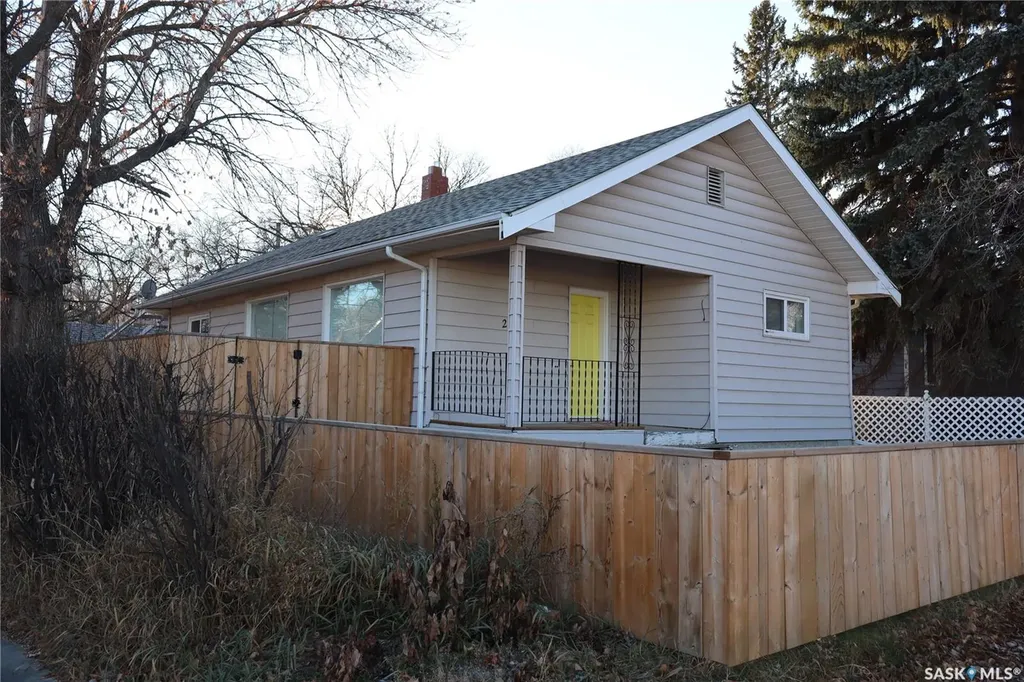 203 5th Avenue W Assiniboia SK S0H 0B0