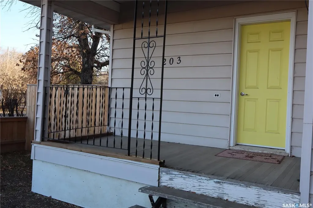 203 5th Avenue W Assiniboia SK S0H 0B0