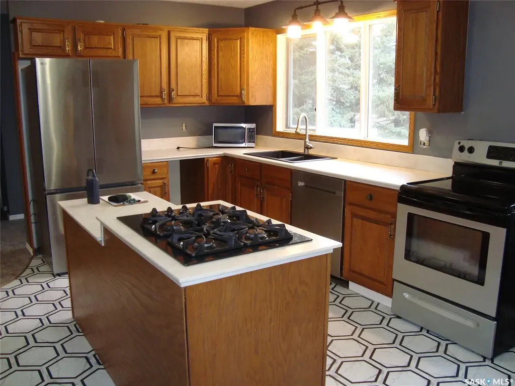 105 4th Avenue W Kyle SK S0L 1T0