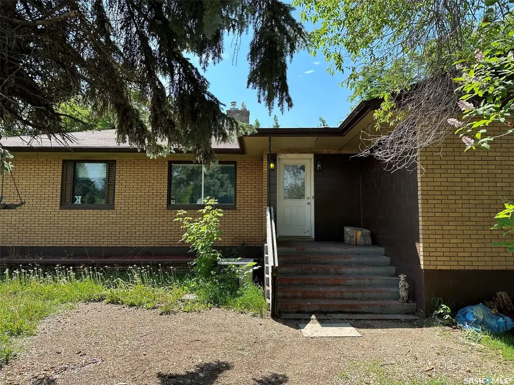 502 1st Street W Meadow Lake SK S9X 1E5