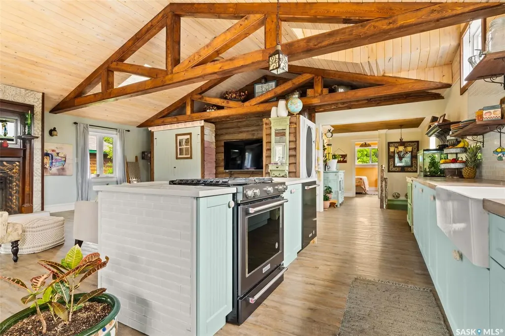 4 Regina Avenue Katepwa Beach SK S0G 2Y0