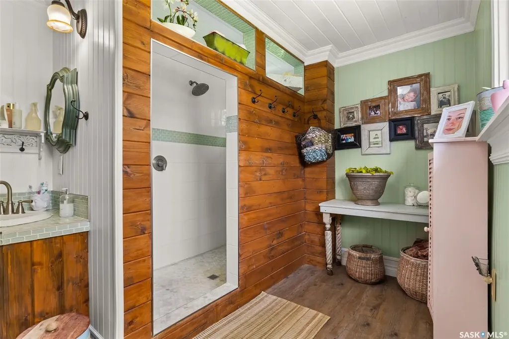 4 Regina Avenue Katepwa Beach SK S0G 2Y0