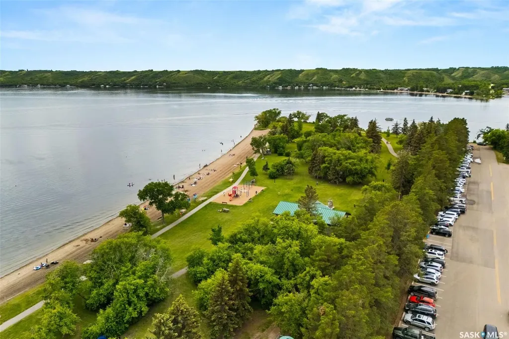 4 Regina Avenue Katepwa Beach SK S0G 2Y0
