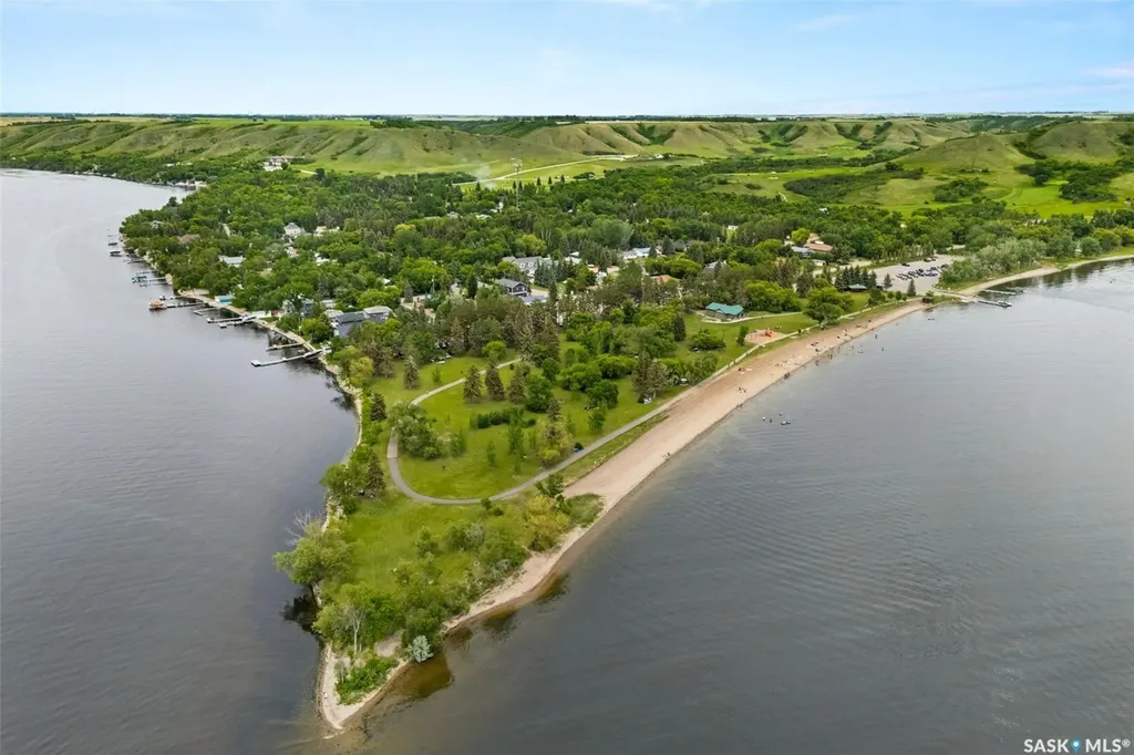 4 Regina Avenue Katepwa Beach SK S0G 2Y0