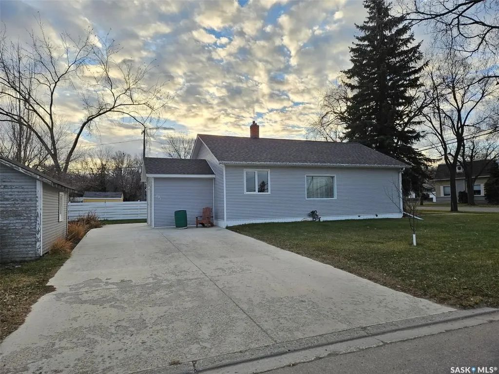 201 Souris Avenue E Carlyle SK S0C 0R0