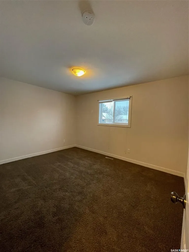 431 Vaughan Street W Moose Jaw SK S6H 5N1