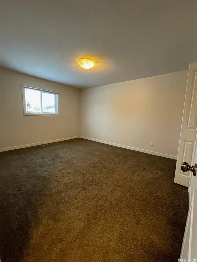 431 Vaughan Street W Moose Jaw SK S6H 5N1