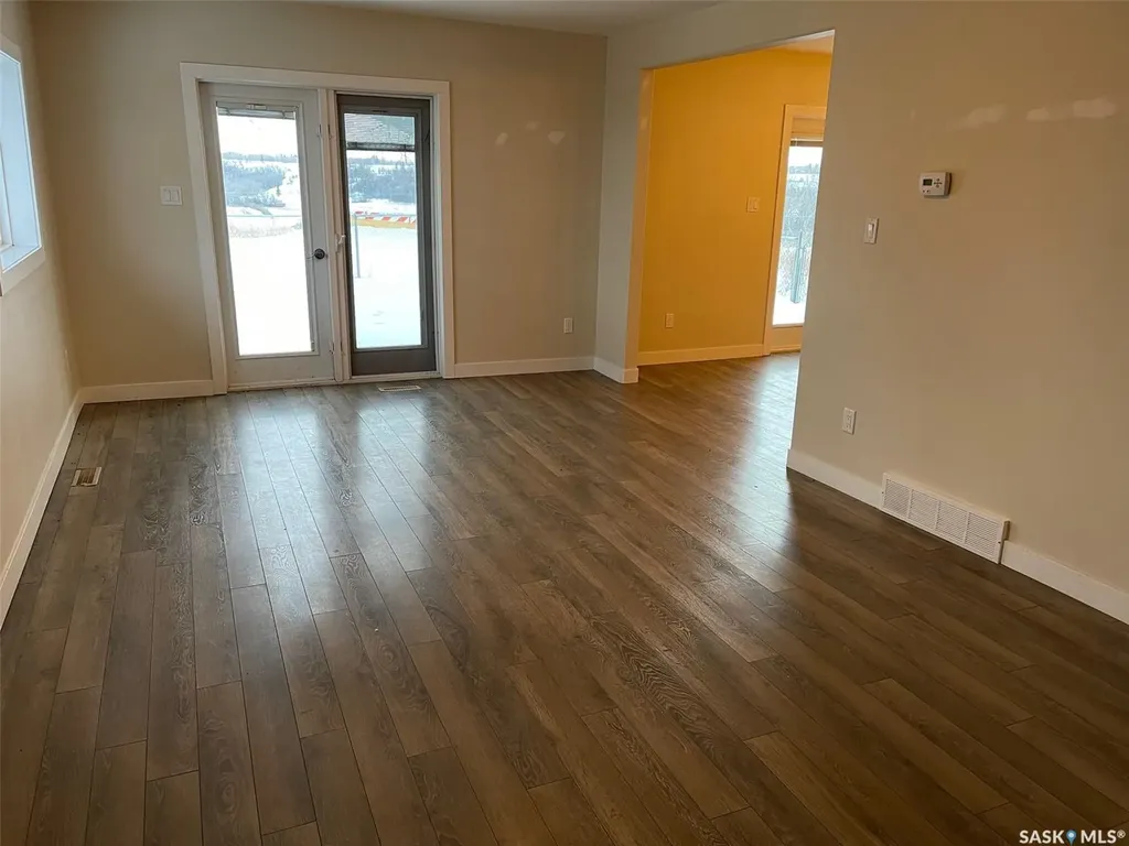 431 Vaughan Street W Moose Jaw SK S6H 5N1