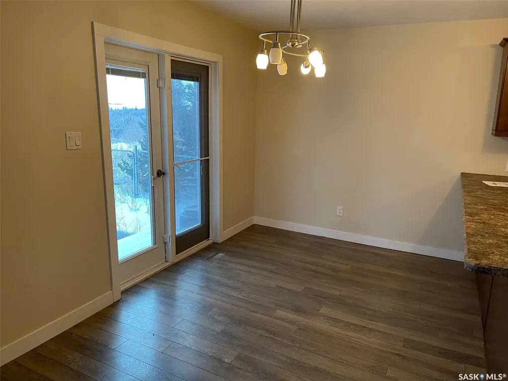 431 Vaughan Street W Moose Jaw SK S6H 5N1