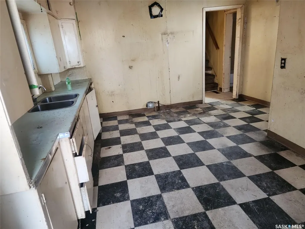 845 Edgar Street Regina SK S4N 3J1