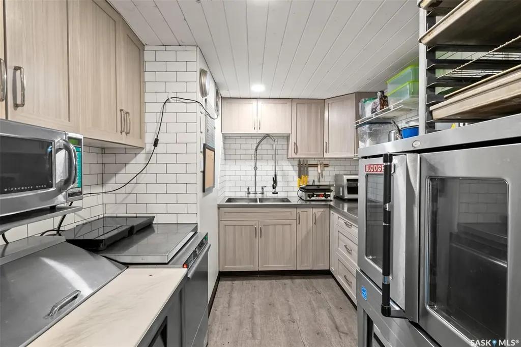 402 1st Avenue S Martensville SK S0K 0A2