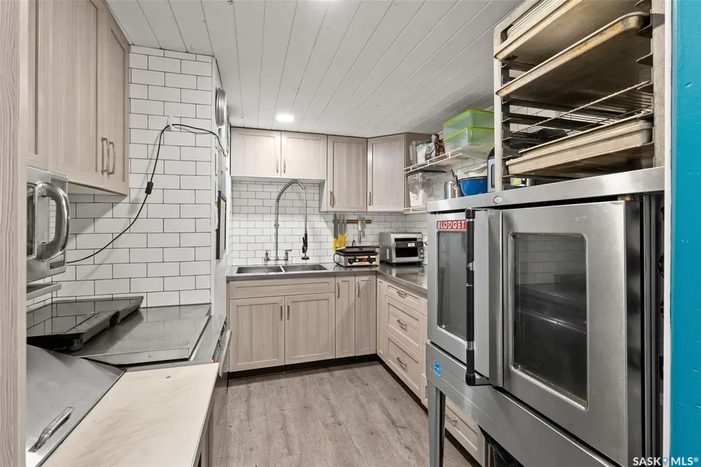 402 1st Avenue S Martensville SK S0K 0A2