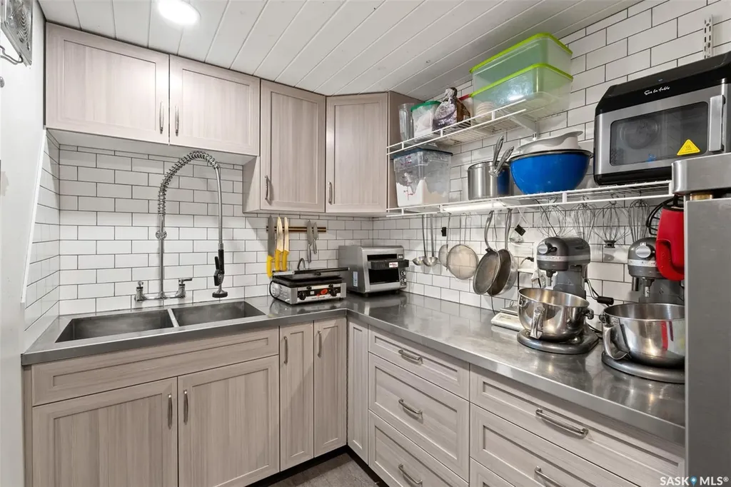 402 1st Avenue S Martensville SK S0K 0A2