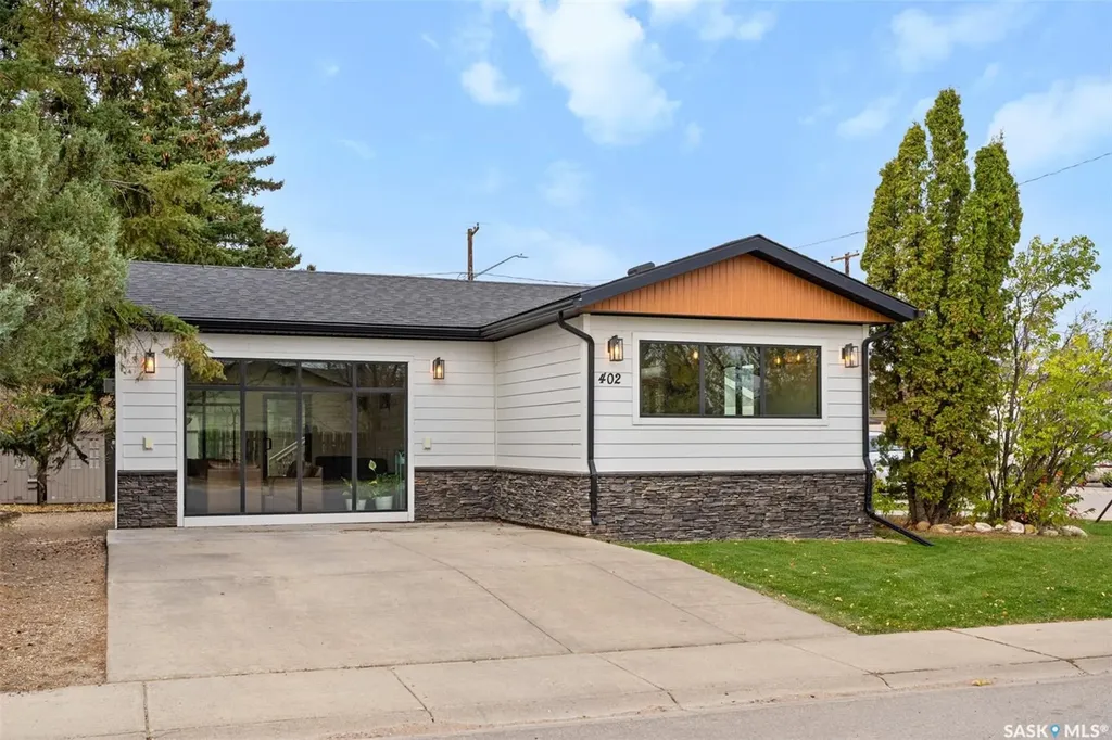 402 1st Avenue S Martensville SK S0K 0A2