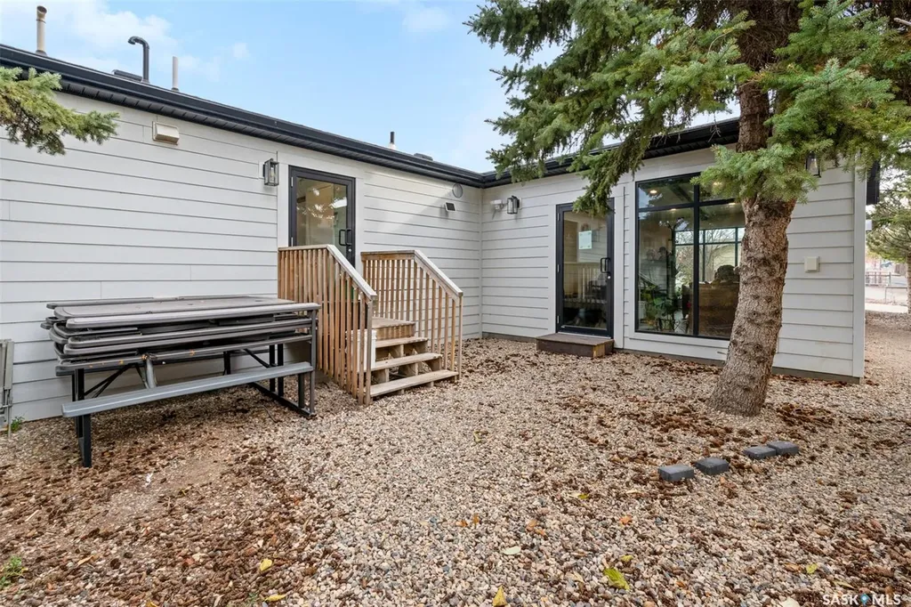 402 1st Avenue S Martensville SK S0K 0A2