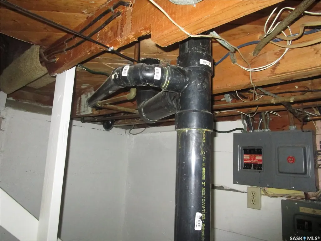 206 3rd Avenue E Assiniboia SK S0H 0B0