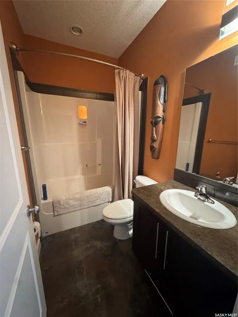 916 3rd Street SE Weyburn SK S4H 3J8