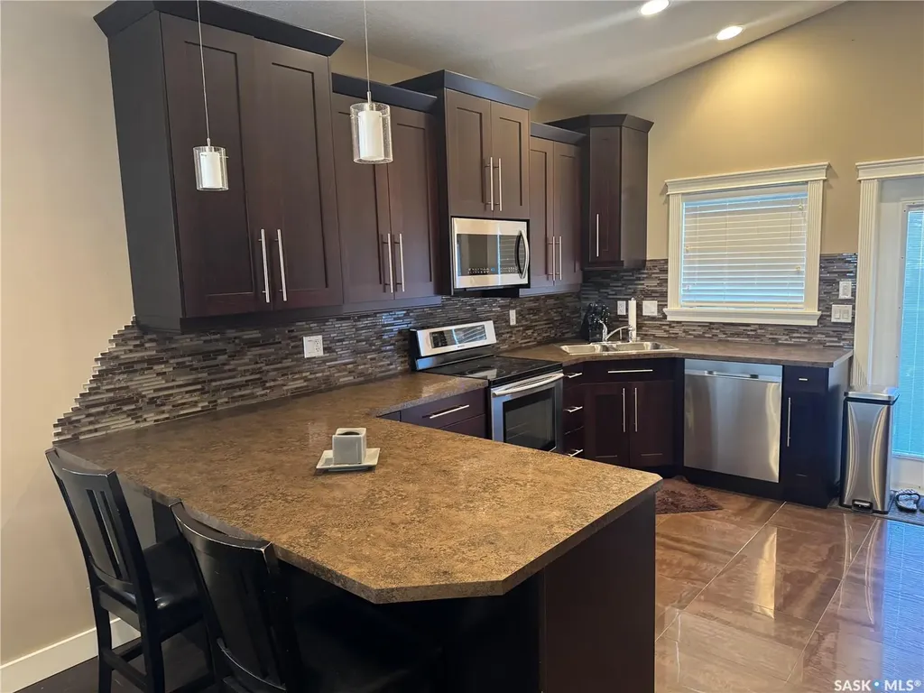 916 3rd Street SE Weyburn SK S4H 3J8