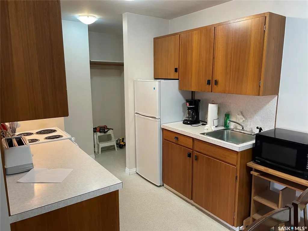 15 4th Avenue Maple Creek SK S0N 1N0