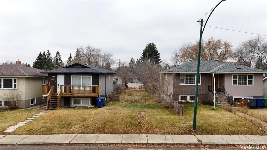 321 V Avenue S Saskatoon SK S7M 3E4