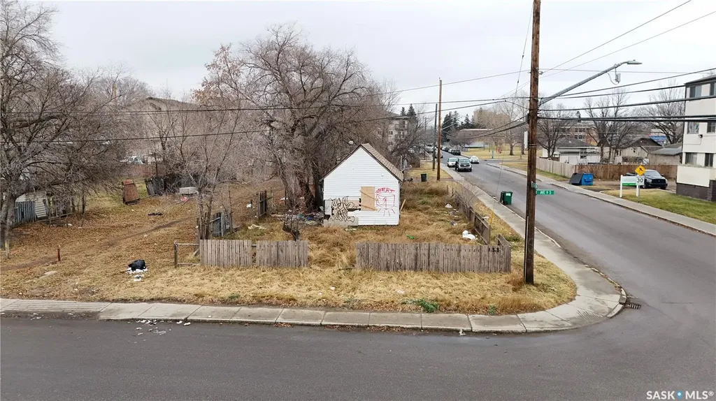138 V Avenue S Saskatoon SK S7M 3E1