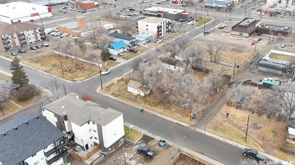 138 V Avenue S Saskatoon SK S7M 3E1
