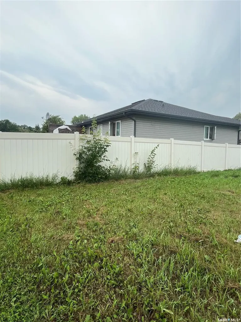 74 Cameron Way Yorkton SK S3N 2X3