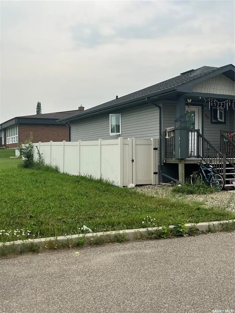 74 Cameron Way Yorkton SK S3N 2X3