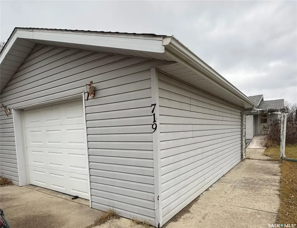 719 Donald Street Hudson Bay SK S0E 0Y0