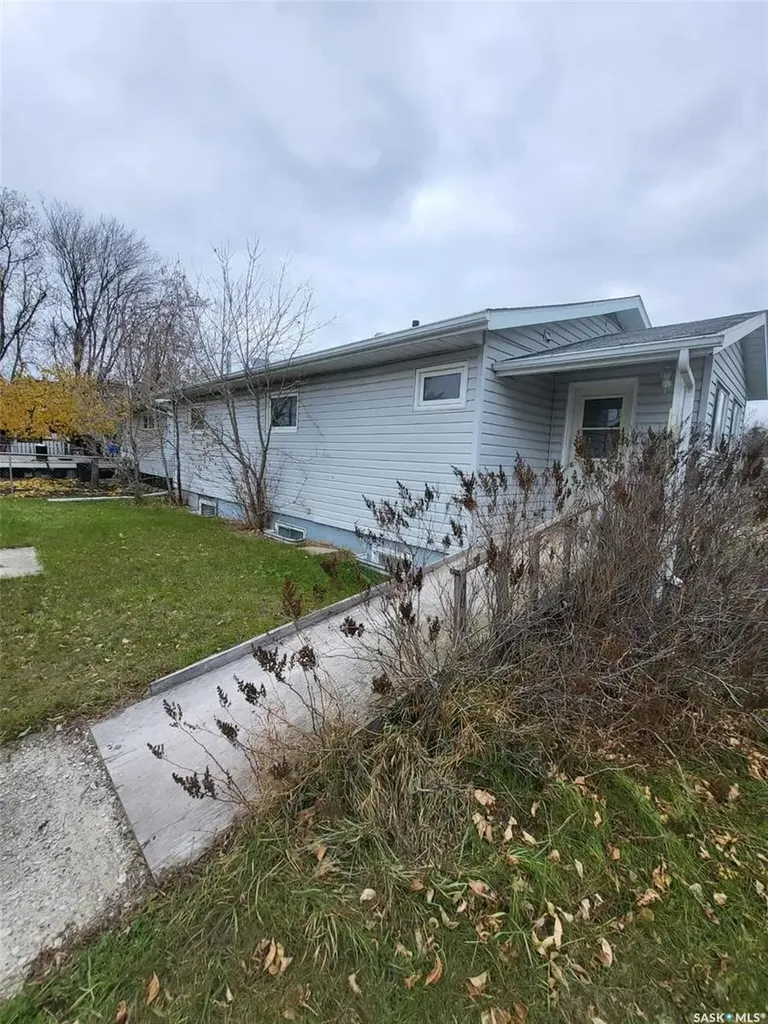 719 Donald Street Hudson Bay SK S0E 0Y0