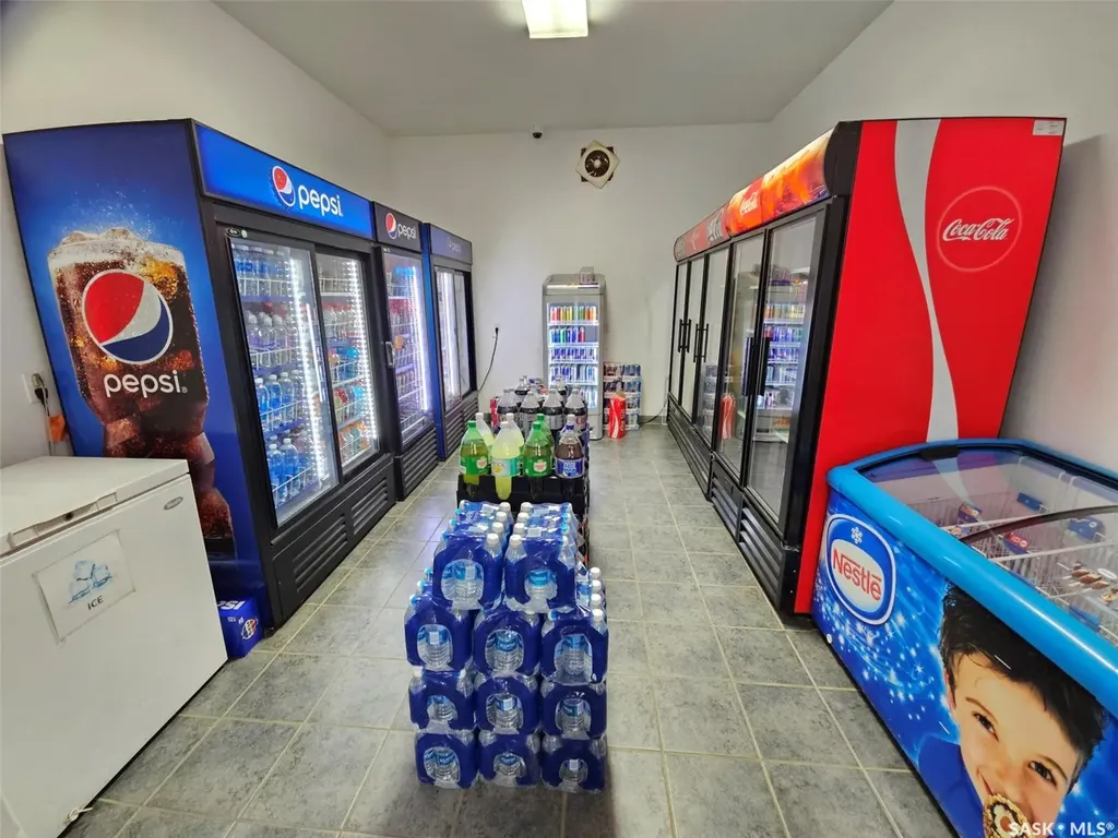 512 & 602 Railway Avenue Oxbow SK S0C 2B0