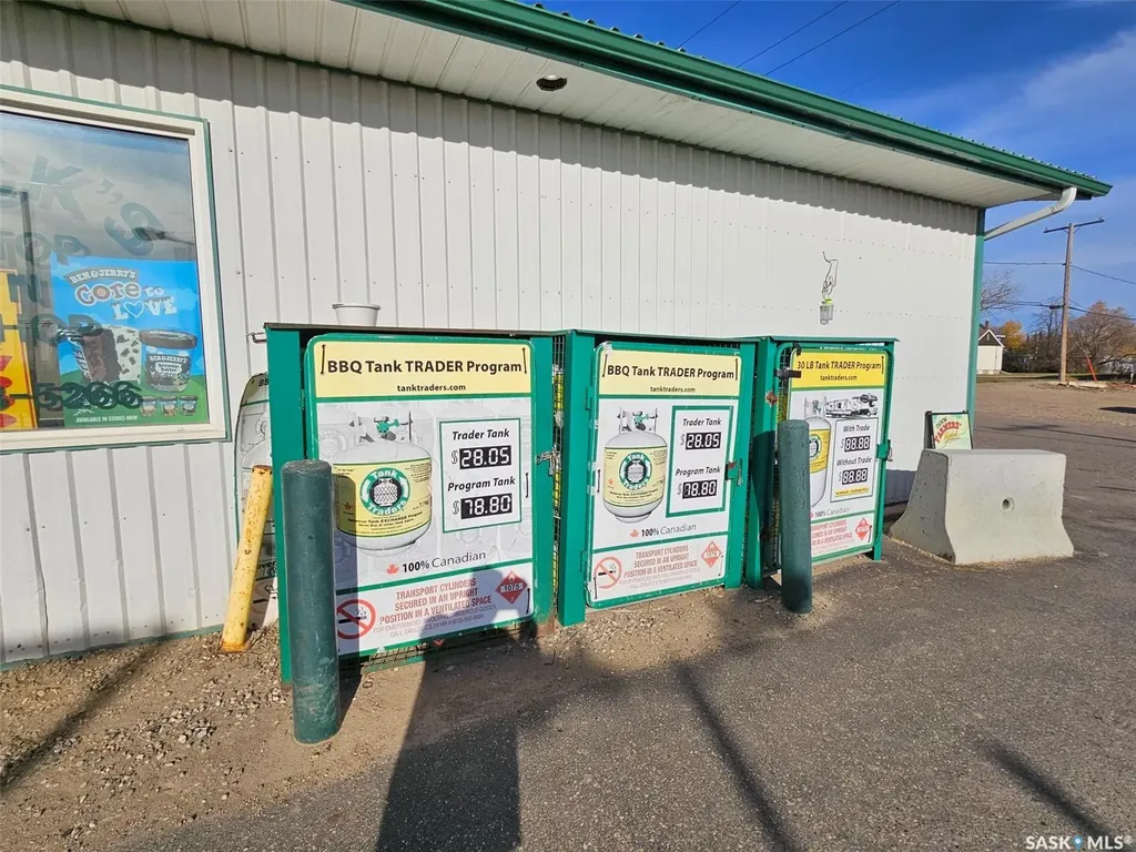 512 & 602 Railway Avenue Oxbow SK S0C 2B0