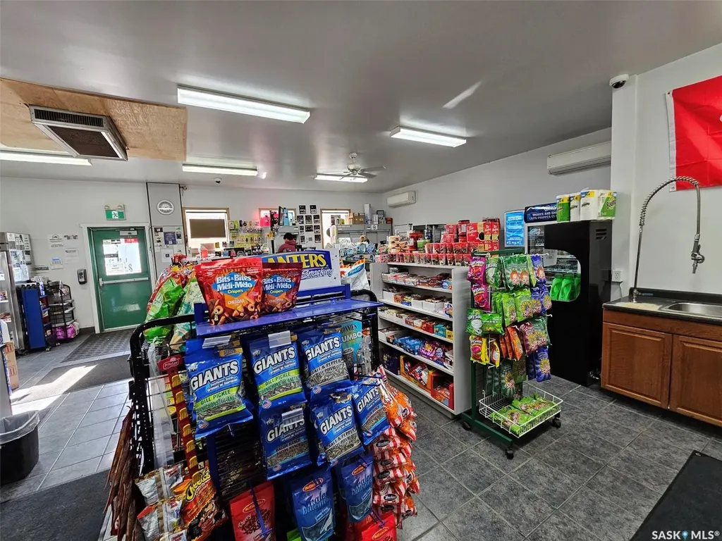 512 & 602 Railway Avenue Oxbow SK S0C 2B0