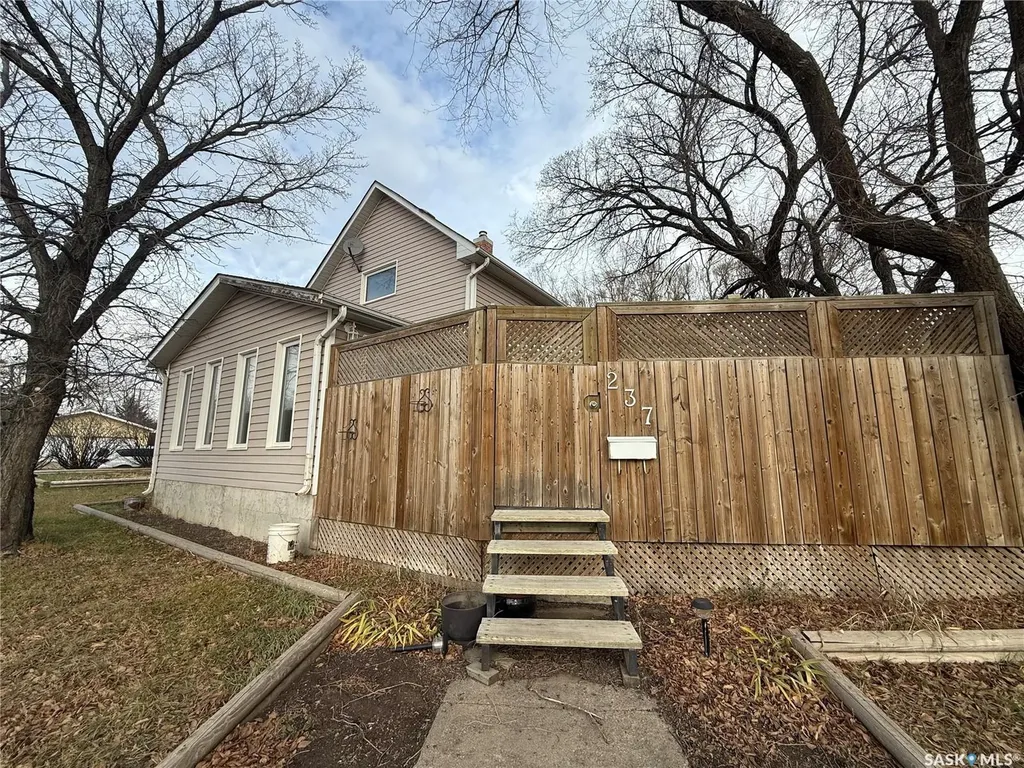 237 Perkins Street Estevan SK S4A 0C3